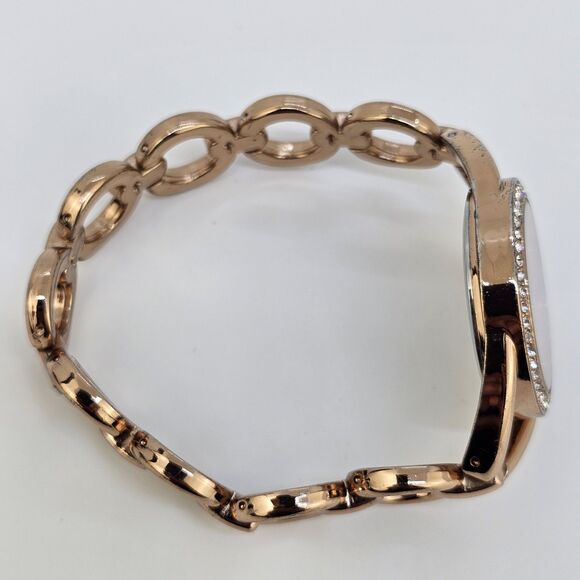 Ellen Tracy Women's Watch 32MM Gold Dial Gold Bracelet Band 7" New Battery - Picture 10 of 11